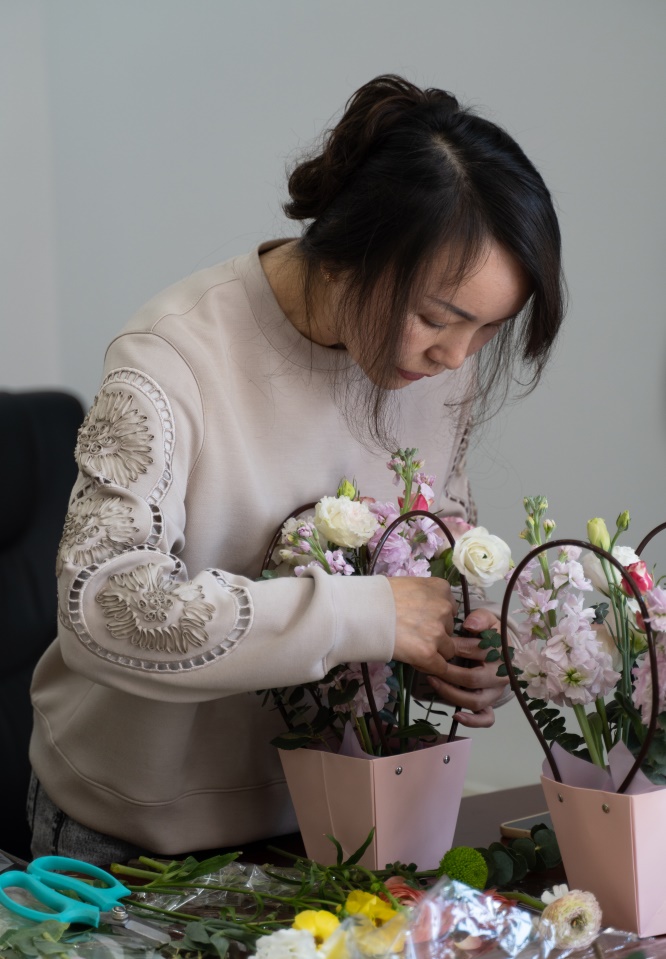 花香三月 綻放“她力量” ——慶祝 “三八”國(guó)際勞動(dòng)?jì)D女節(jié)暨主題黨日活動(dòng)